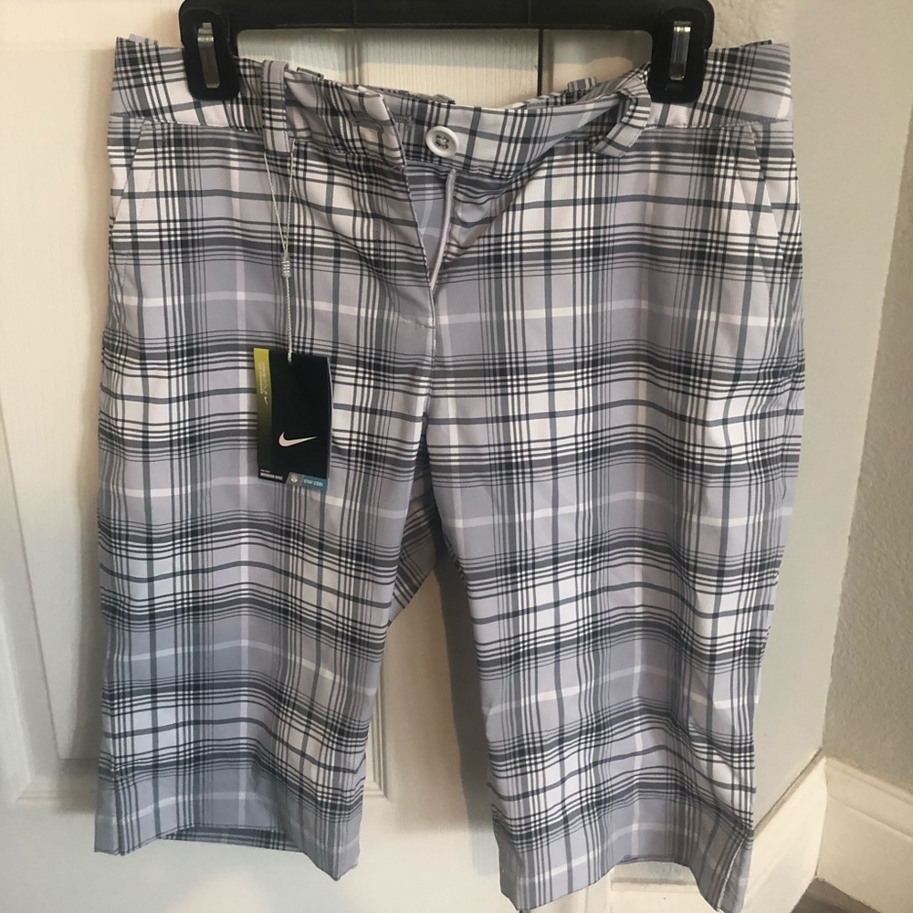 New  Women’s Nike plaid golf shorts